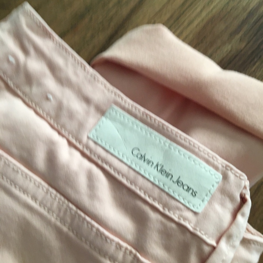 Calvin Klein light pink cropped skinny.